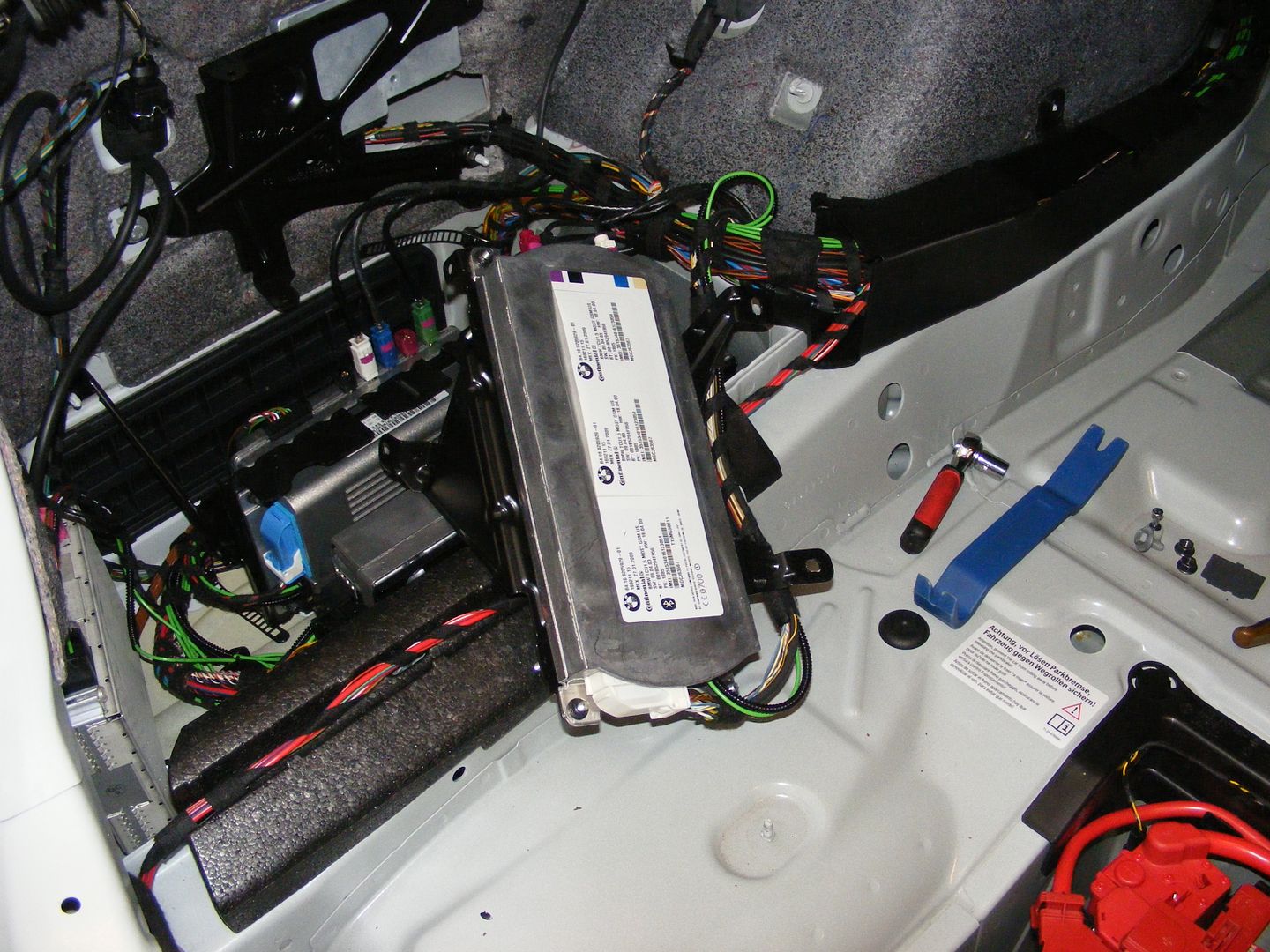 Genuine BMW Retrofit Cable For Field Installation Of BMW Apps Applications