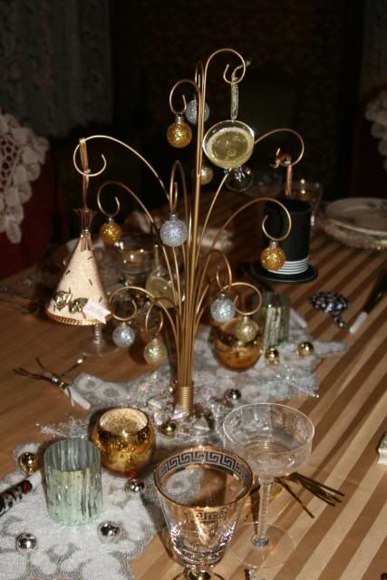 Here is a close up of the centerpiece Photobucket I love these ornaments