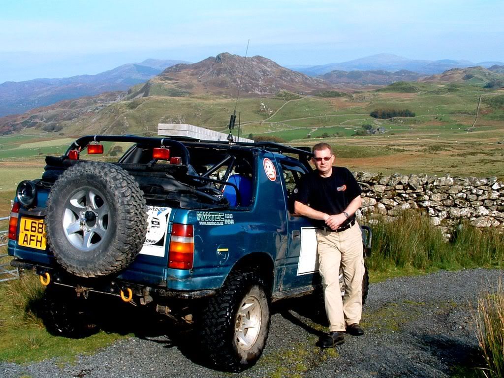 IMAGE: http://i180.photobucket.com/albums/x113/graemegs1150/Walesweekendweavetrugga1112Oct08096.jpg