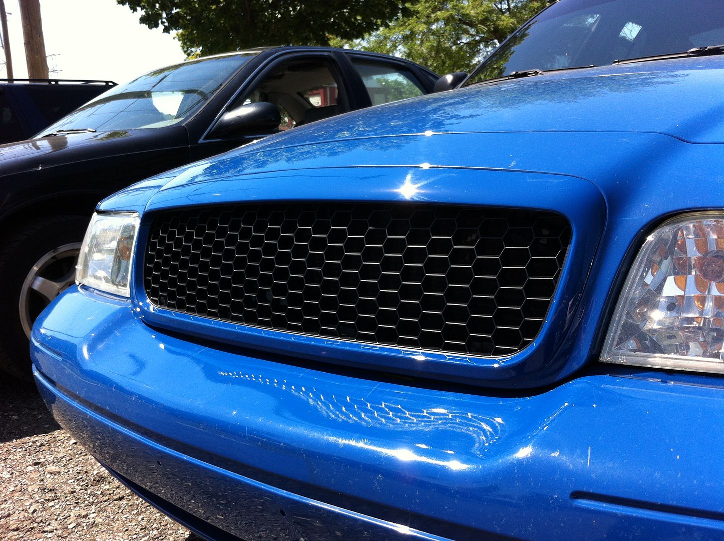 painted badgeless grill Body and Interior