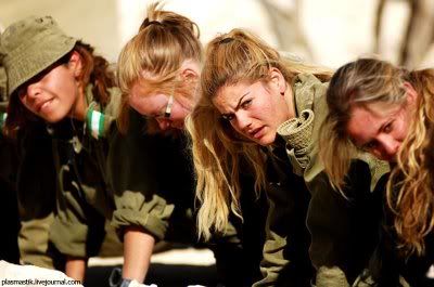 Israeli_Army_Girls_09.jpg