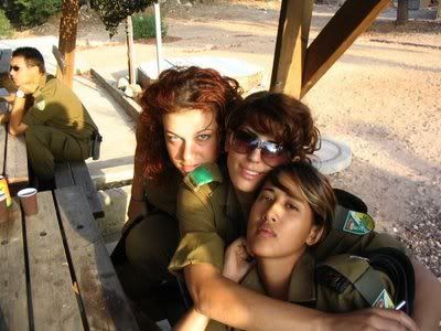 Israeli_Army_Girls_14.jpg