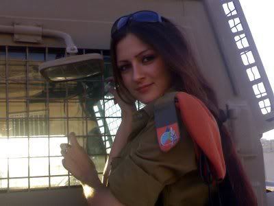 Israeli_Army_Girls_15.jpg