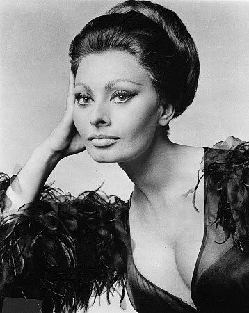 Sophia_Loren_Biography.jpg