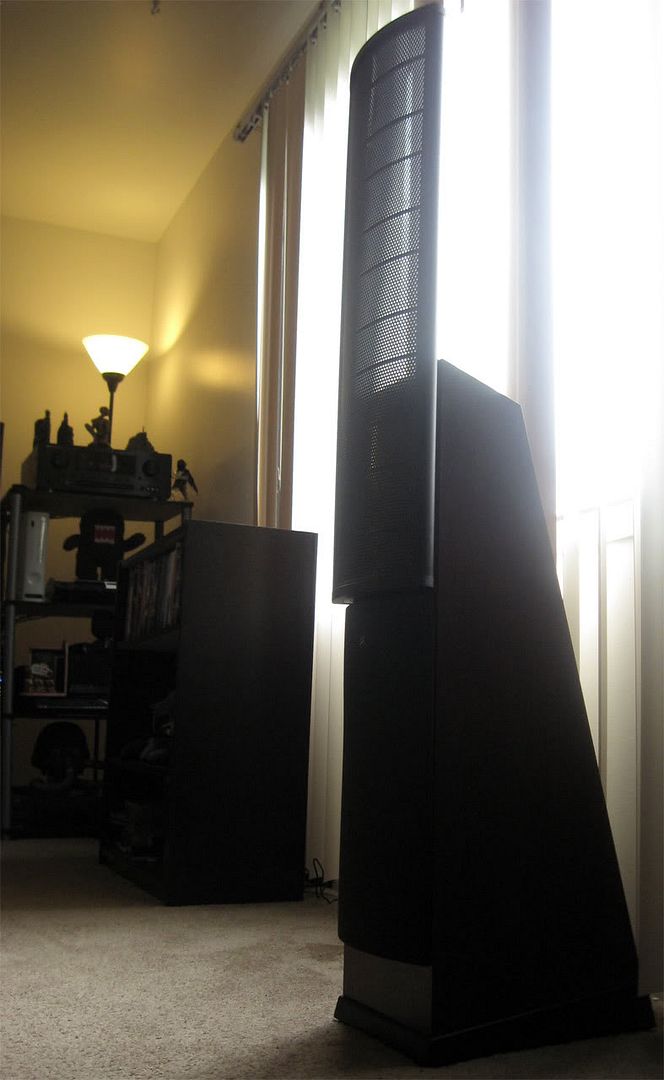 My-MartinLogan-HomeTheater-05.jpg