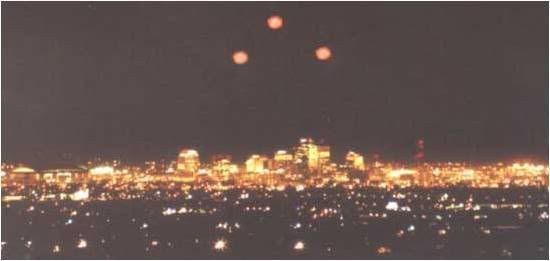 The Phoenix Lights in 1997. Governor Symington responded to public 
