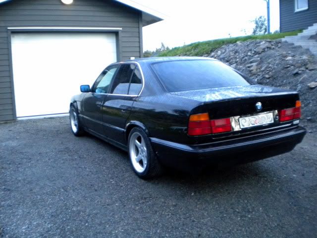 http://i180.photobucket.com/albums/x312/anders__90/Bmw%20E34%20525%20Turbo/DSCN3991.jpg
