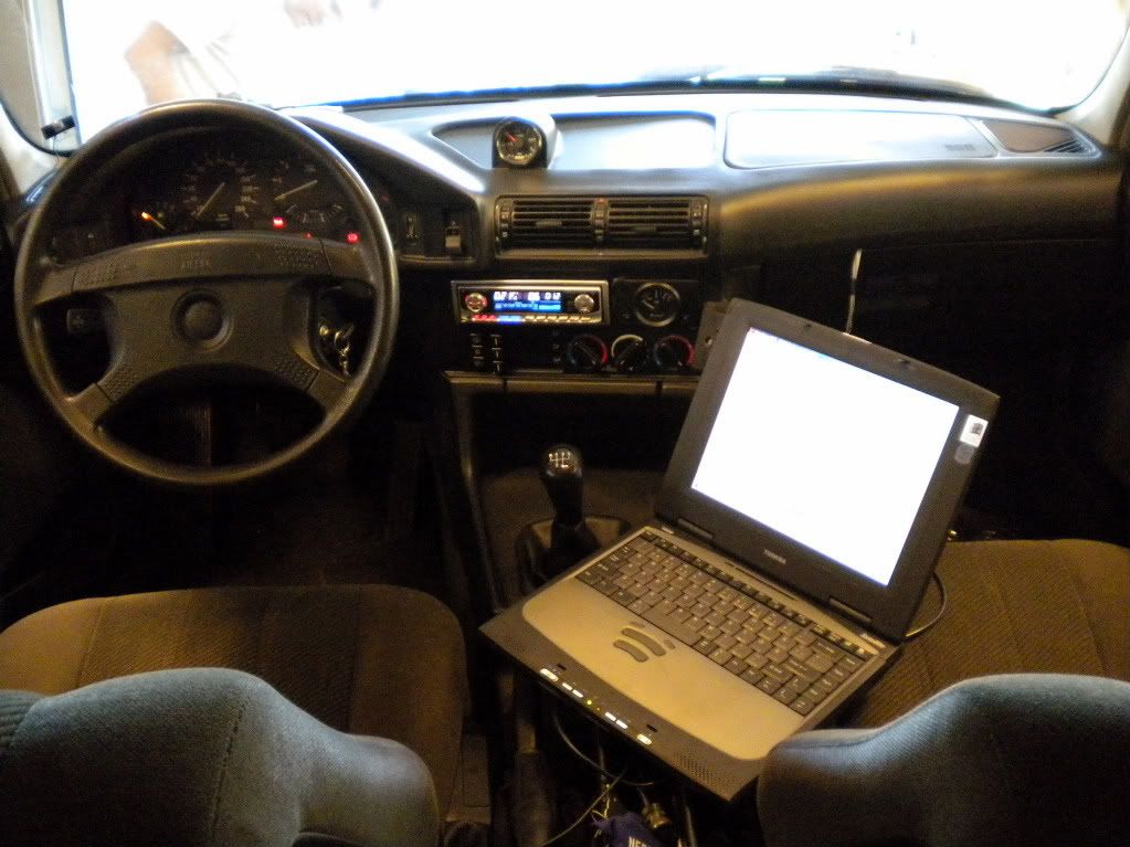 http://i180.photobucket.com/albums/x312/anders__90/Bmw%20E34%20525%20Turbo/DSCN4172.jpg