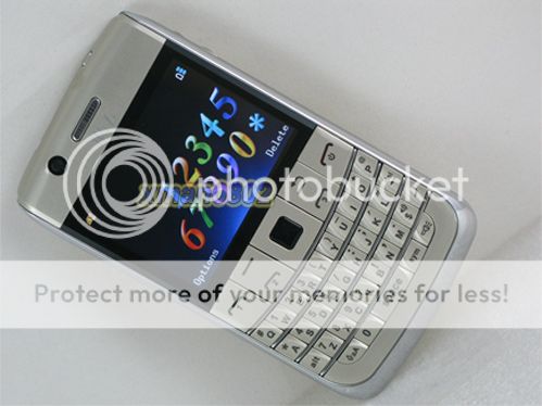 Fashion Unlocked Quadband Qwerty Keyvoard Phone T9900 3 Sim AT&T Wifi 
